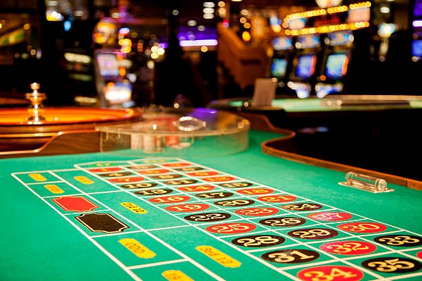 ligaplay mobile app interface showing slot tournaments and live-dealer tables